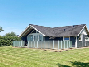 6 person holiday home in Vinderup